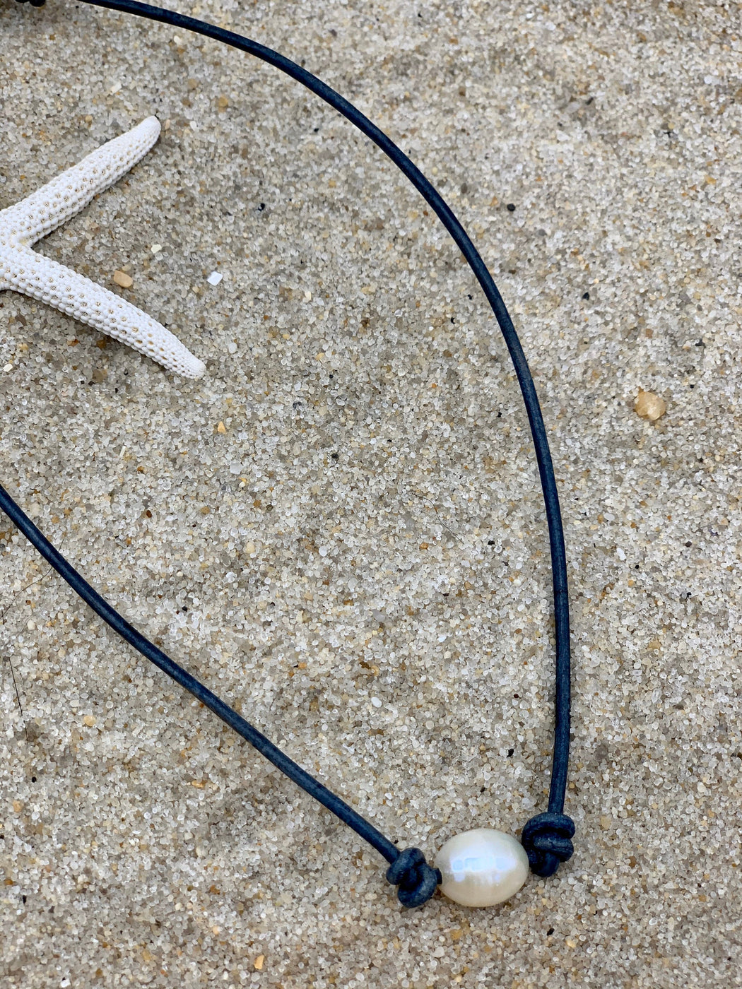 pearl blue leather necklace